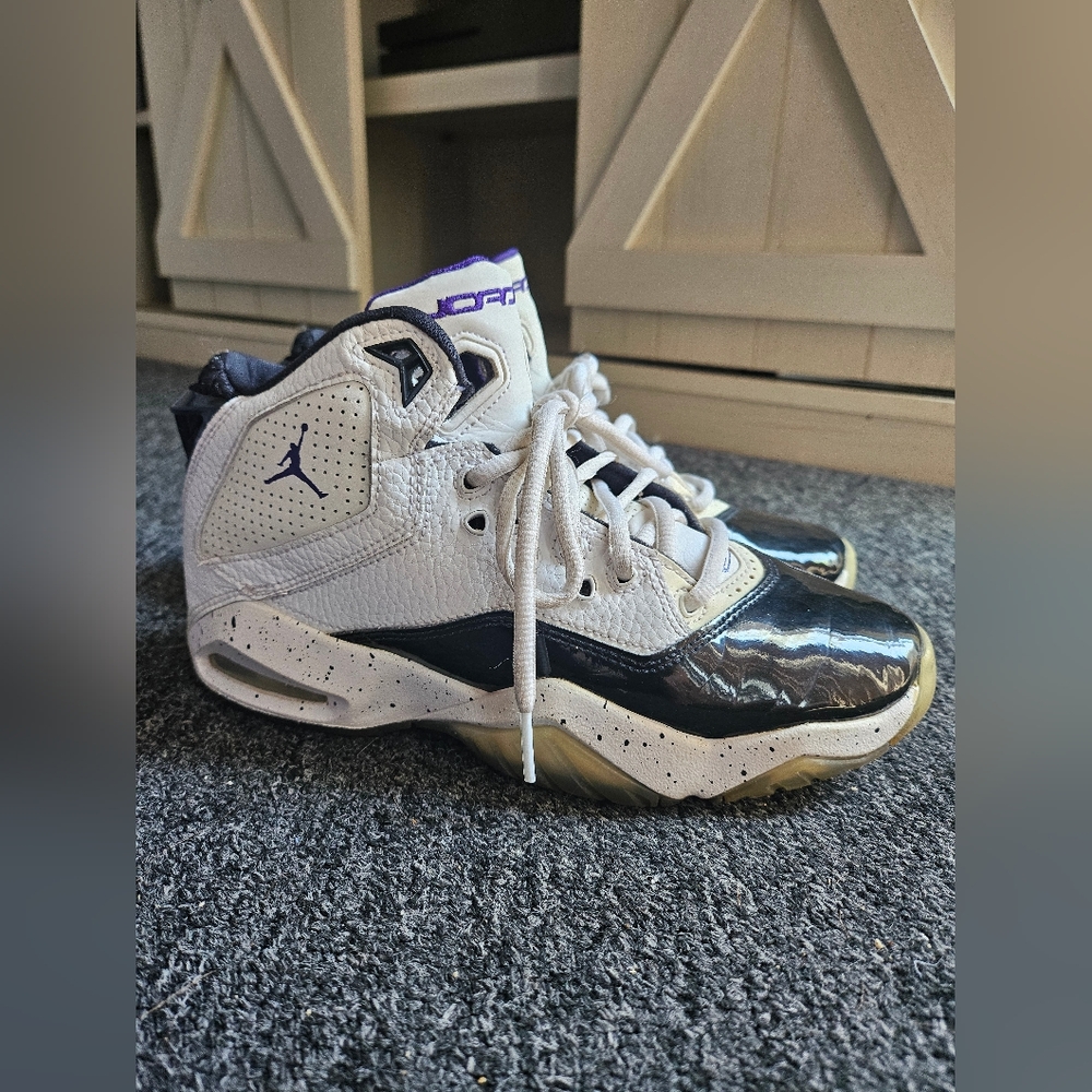 Jordan Youth Kids Black White And Purple Bloyal Basketball Shoes Size 4